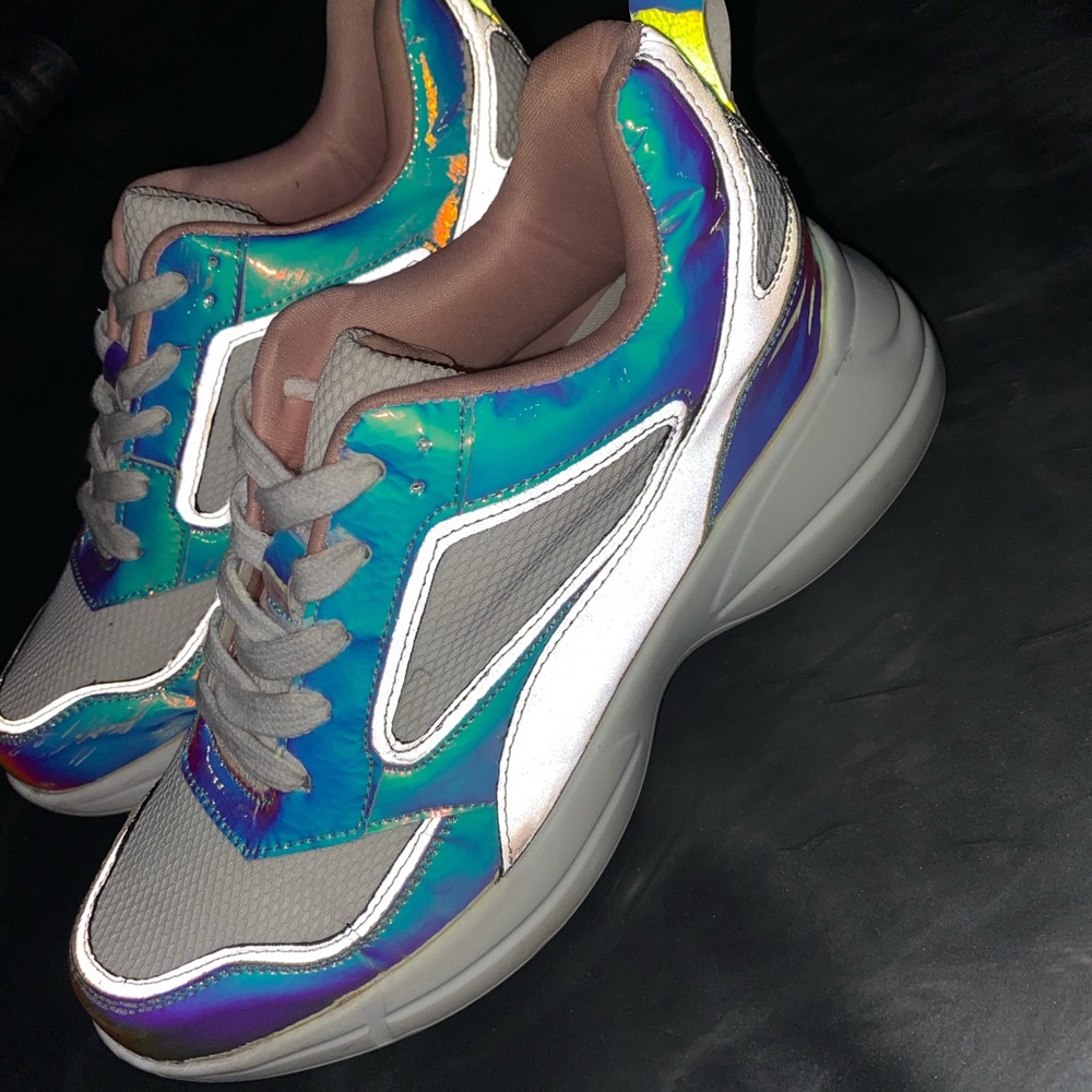 STEVE MADDEN HOLOGRAPHIC WOMENS SNEAKER
